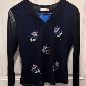 Black Floral Embroidered V‑Neck Long‑Sleeve Top